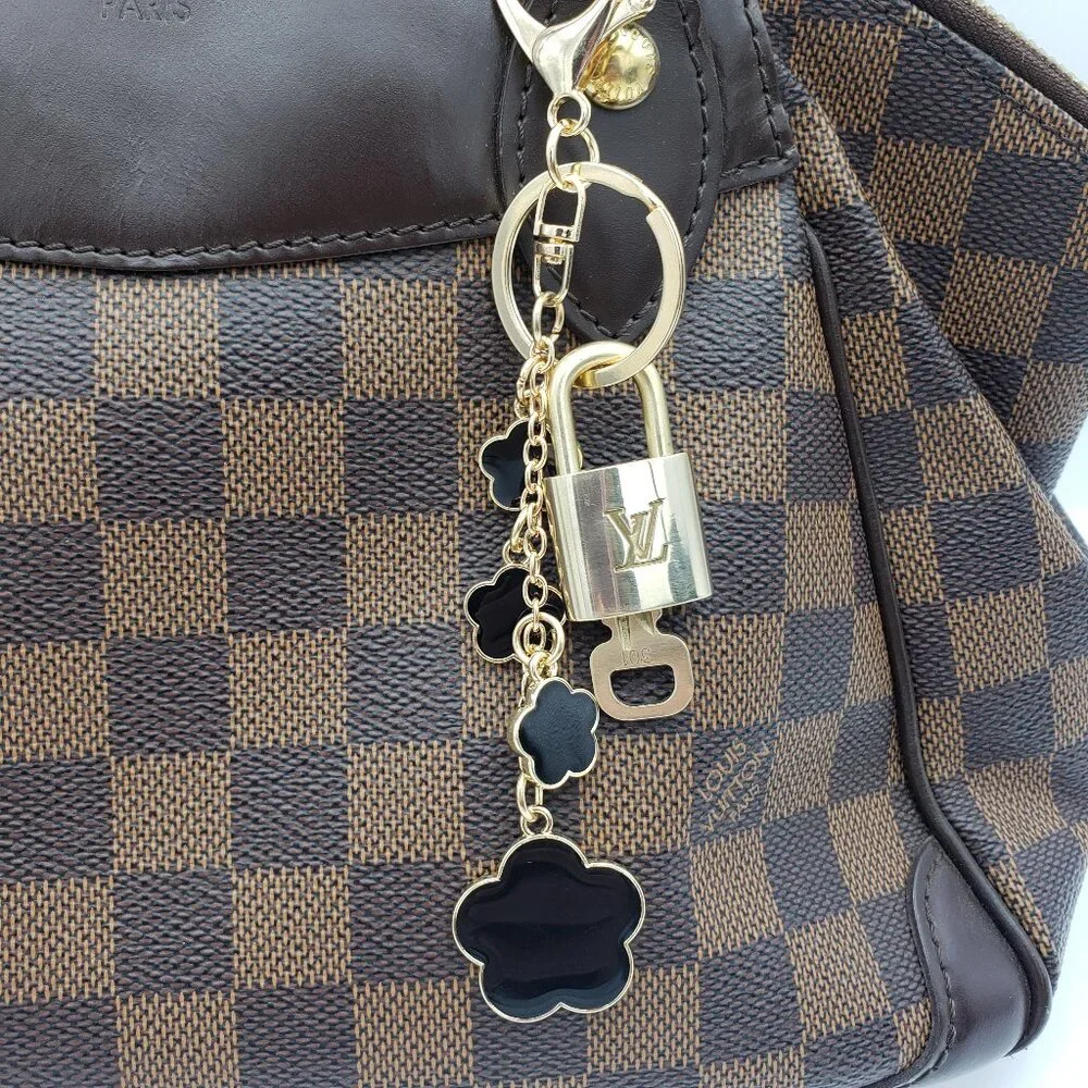 Authentic Louis Vuitton Lock & Key Gold ✨Unbranded Flower Keychain Bag Charm LV - Picture 4 of 15